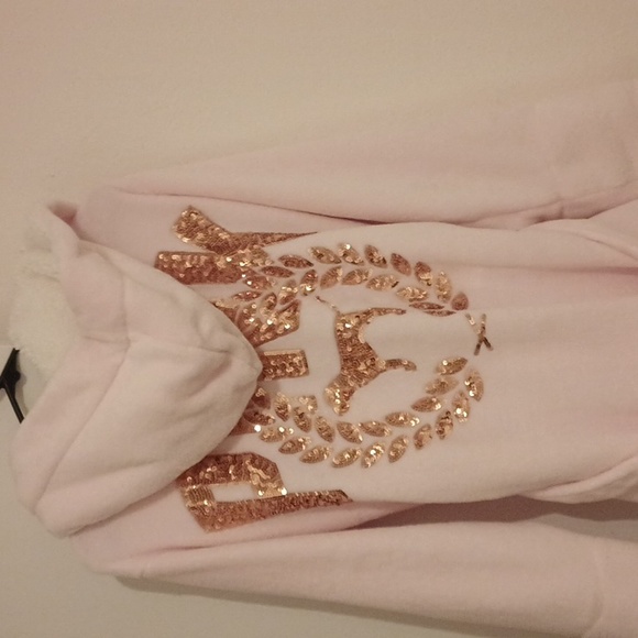 PINK Robe - Picture 1 of 4